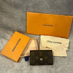 Authentic NIB Louis Vuitton 6 Key Holder